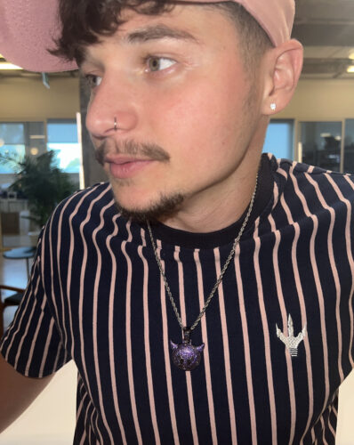 תליון אימוג'י שטן סגול photo review