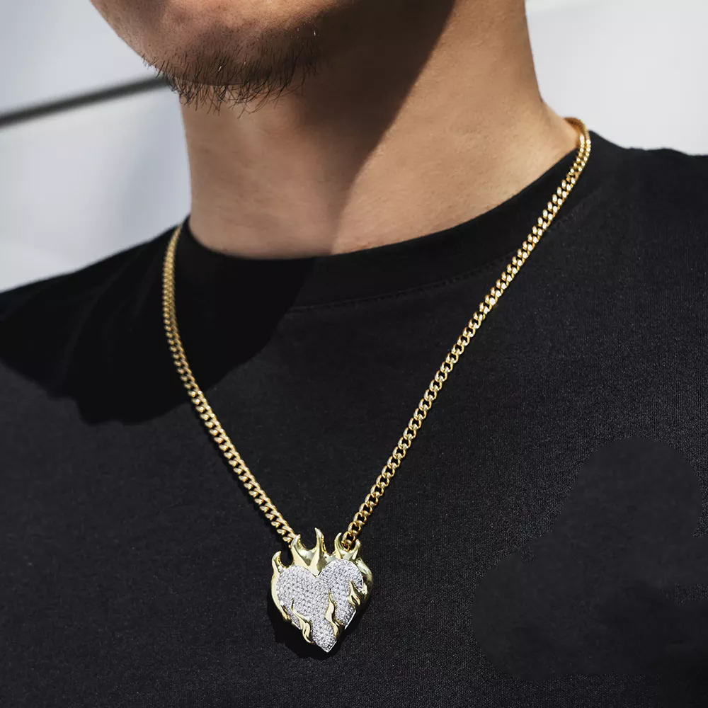 תליון אימוג'י לב בוער